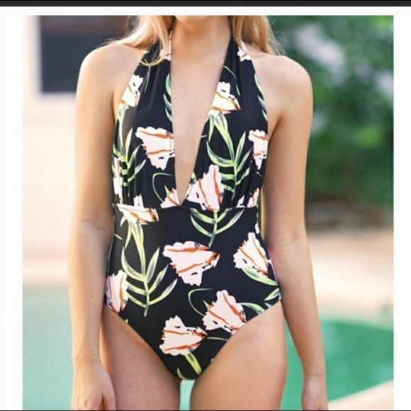 Cupshe Other - NWT Cupshe Swimsuit - Size Large